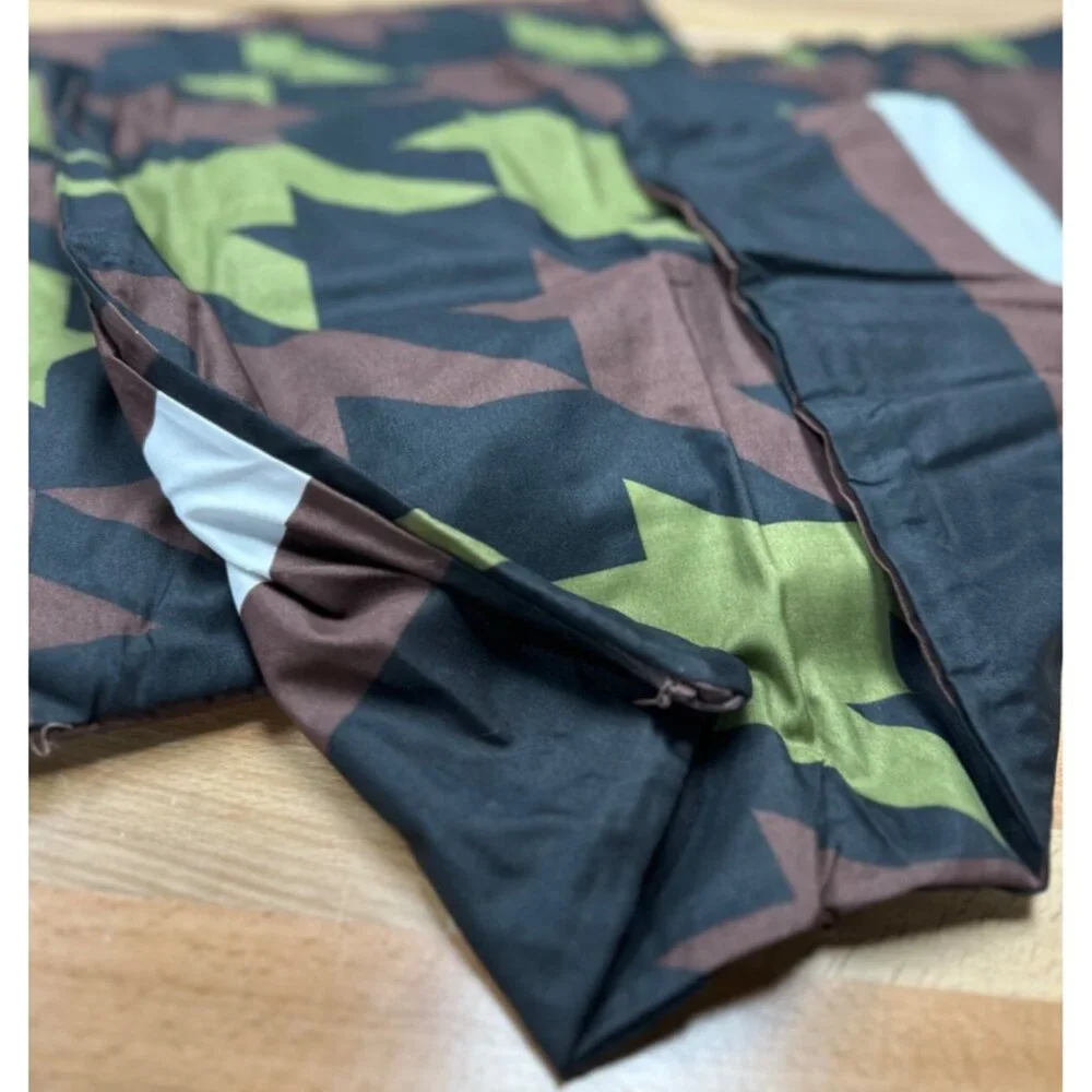 Hallmart Collectibles Green Camo Houndstooth Coverlet Set + 2 Pillowcases TWIN